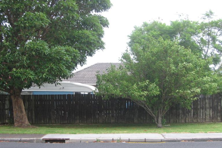 Photo of property in 14 Ocean View Road, Northcote, Auckland, 0627