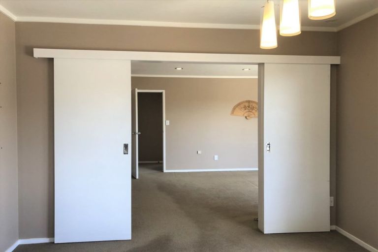 Photo of property in 1/32 Eastridge Court, Northpark, Auckland, 2013