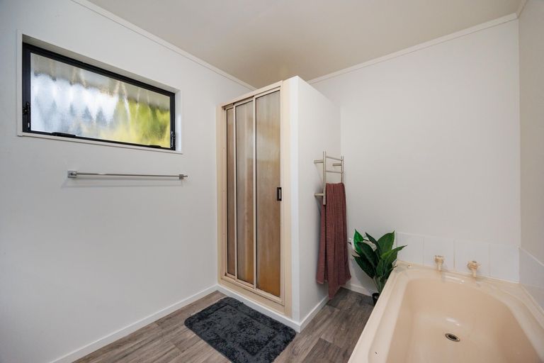 Photo of property in 7 Hillgrove Place, Fitzherbert, Palmerston North, 4410