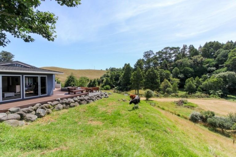 Photo of property in 31 Sealy Road, Omata, New Plymouth, 4374