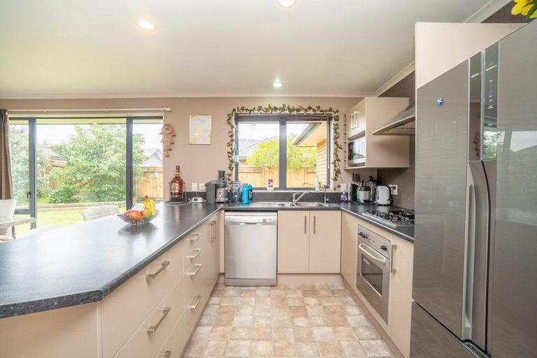 Photo of property in 8 Nevada Way, Kelvin Grove, Palmerston North, 4414