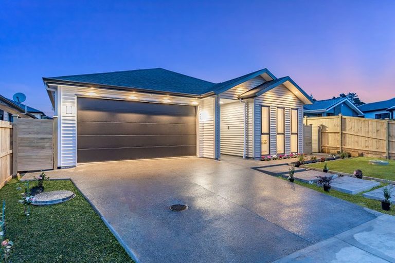 Photo of property in 43 Vinistra Road, Kumeu, 0810