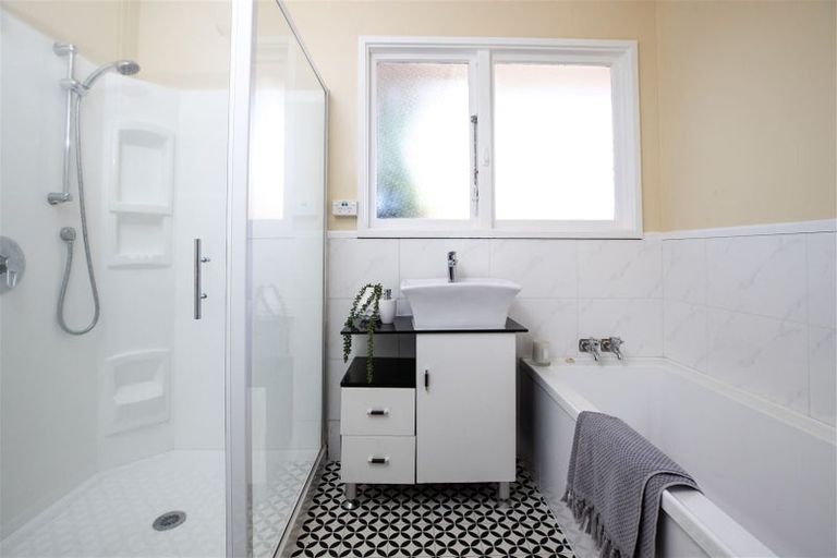 Photo of property in 42 Dunster Street, Burnside, Christchurch, 8053