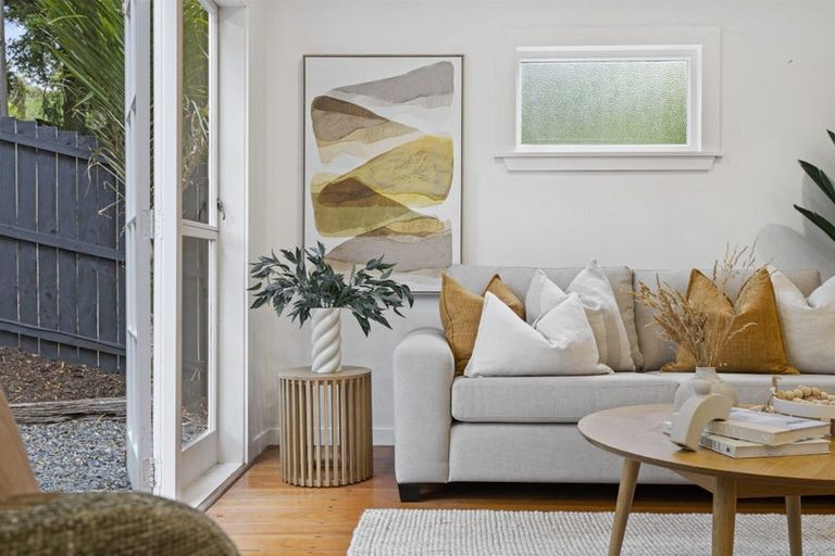 Photo of property in 755 West Coast Road, Oratia, Auckland, 0604