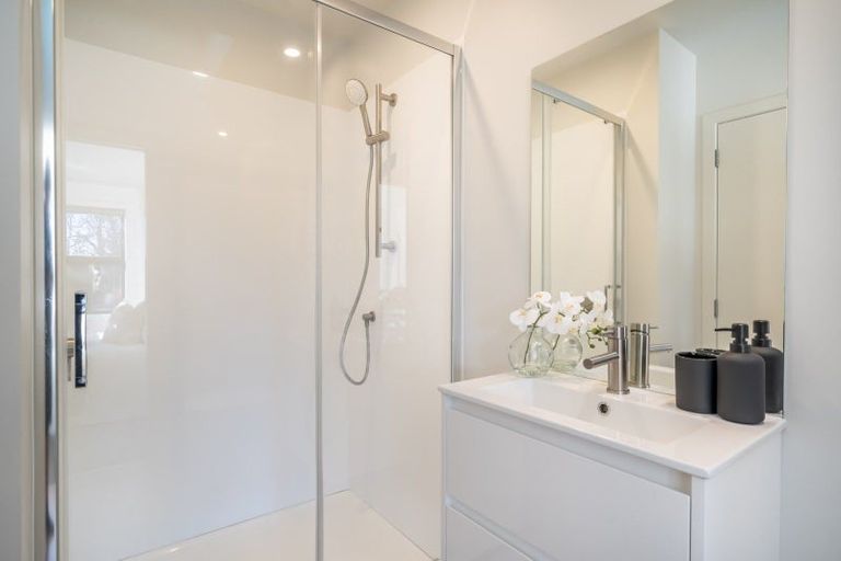 Photo of property in 7/240 Stokes Valley Road, Stokes Valley, Lower Hutt, 5019