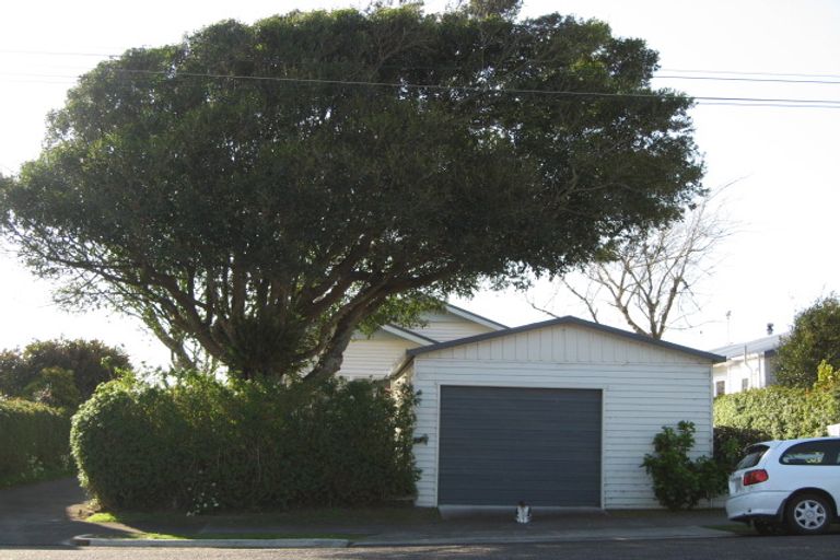 Photo of property in 28d Glen Almond Street, New Plymouth, 4310