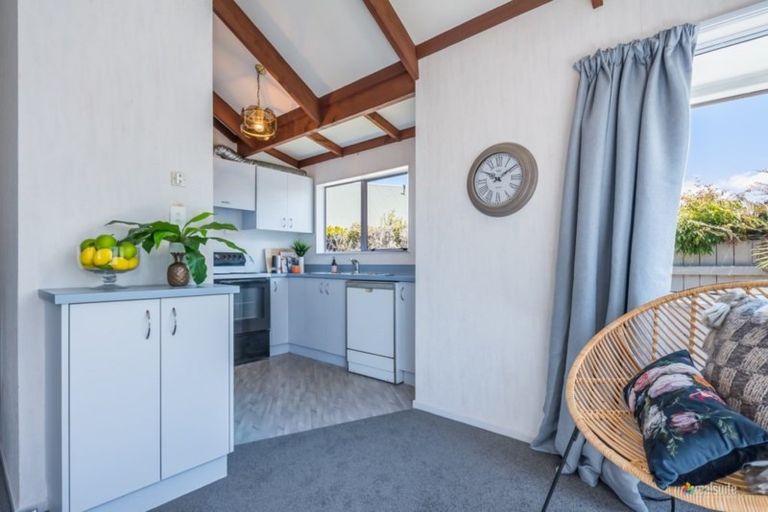 Photo of property in 90a Epuni Street, Epuni, Lower Hutt, 5011