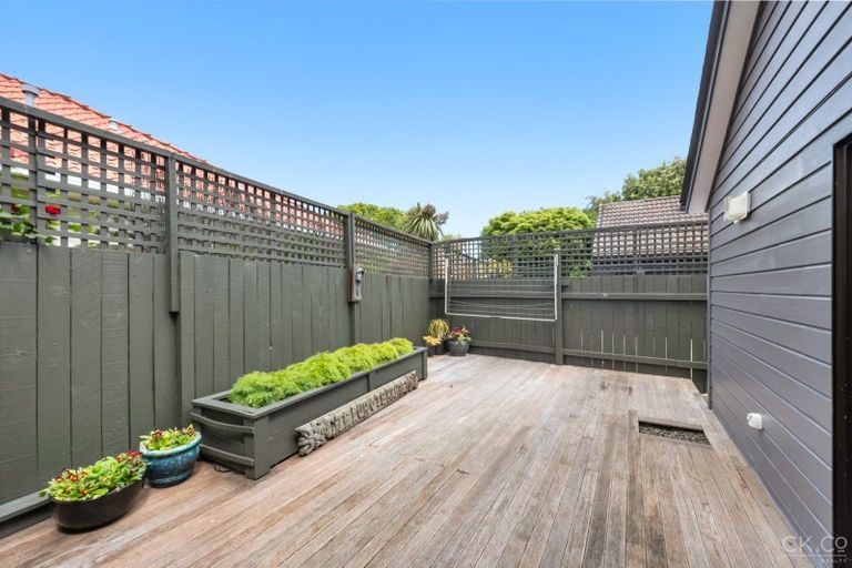 Photo of property in 2/88 Hautana Street, Woburn, Lower Hutt, 5010