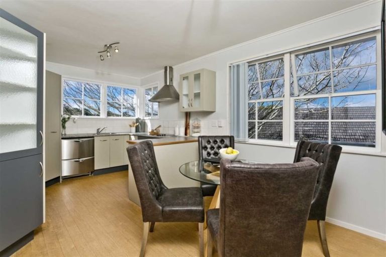 Photo of property in 35 Northumberland Avenue, Belmont, Auckland, 0622