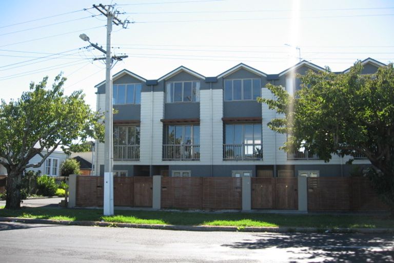 Photo of property in 4/1a Haverstock Road, Sandringham, Auckland, 1025