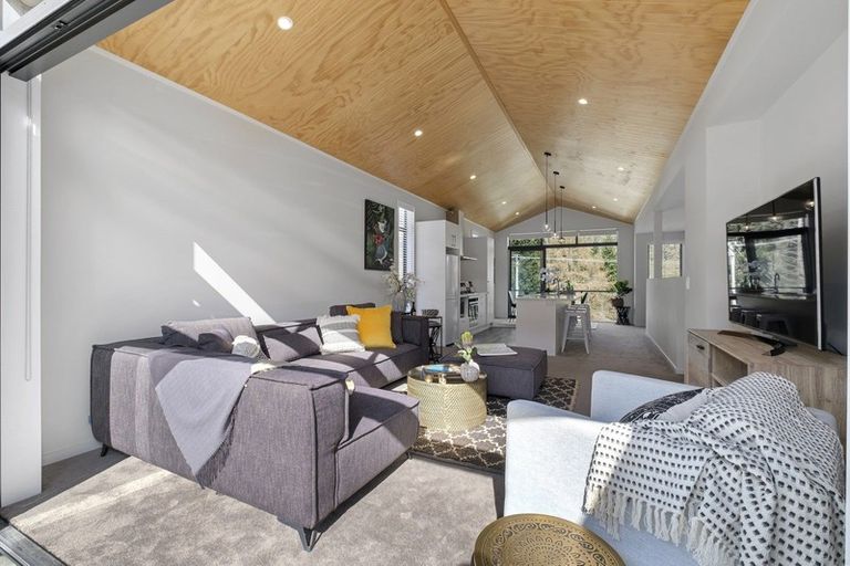 Photo of property in 2 Stamper Lane, Arthurs Point, Queenstown, 9371