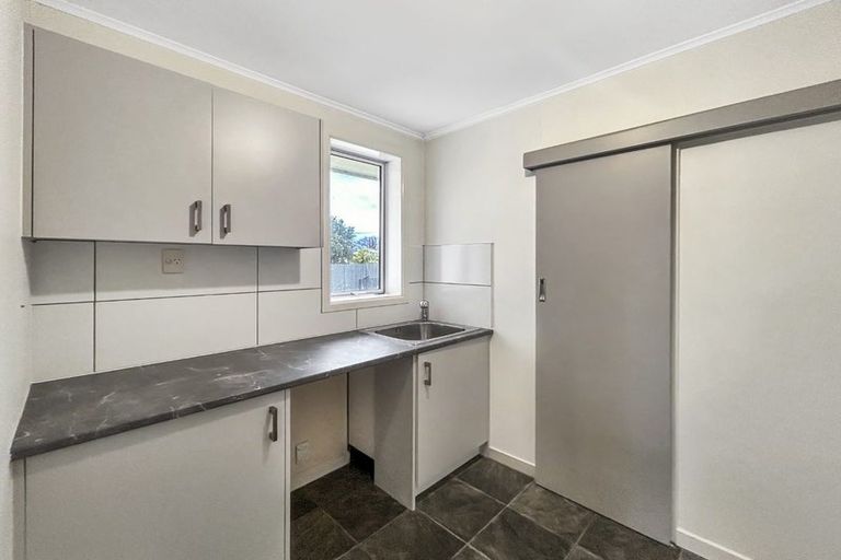 Photo of property in 45 Kilmarnock Street, Wallacetown, 9816