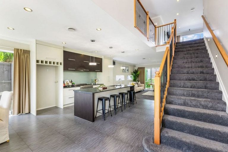 Photo of property in 8 Andy Crescent, Flat Bush, Auckland, 2016