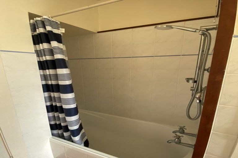 Photo of property in 1/58 Brougham Street, Mount Victoria, Wellington, 6011