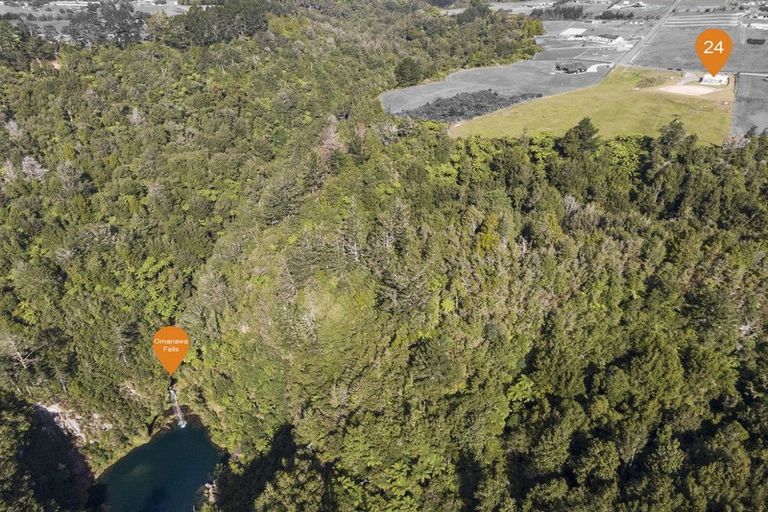 Photo of property in 24 Sarona Park Drive, Omanawa, 3171