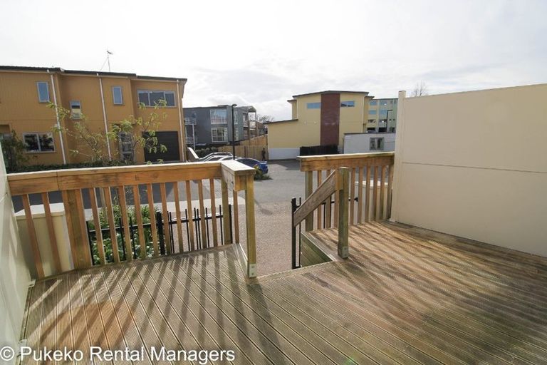 Photo of property in 26/11 Ray Small Drive, Papakura, 2110