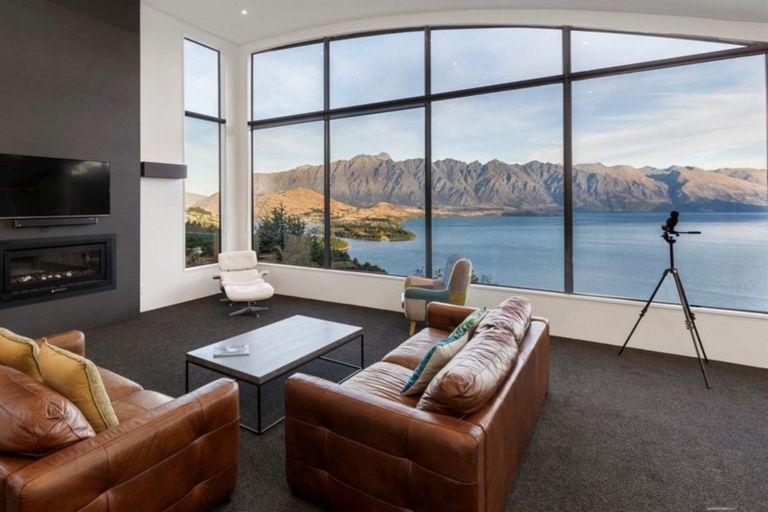 Photo of property in 9 Vanda Place, Fernhill, Queenstown, 9300