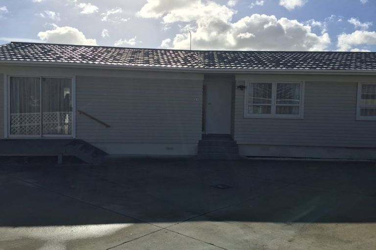 Photo of property in 21 Edgewater Drive, Pakuranga, Auckland, 2010
