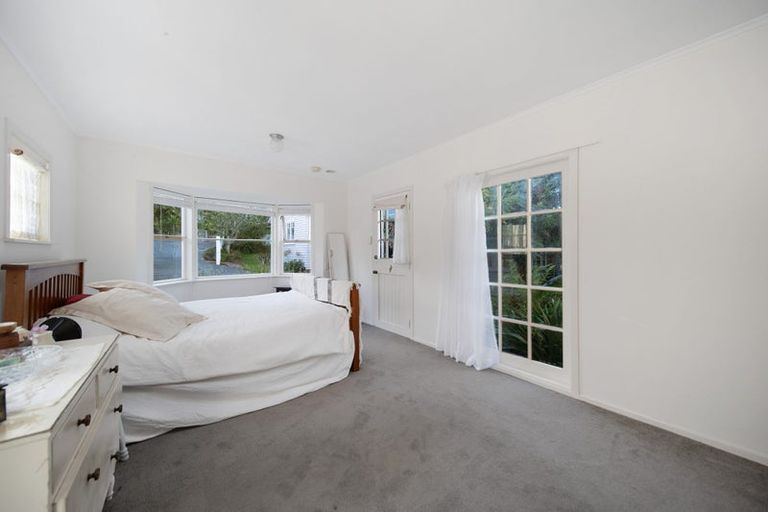 Photo of property in 23 Pohutukawa Avenue, Shelly Park, Auckland, 2014