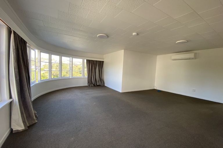 Photo of property in 1/50 Masterton Road, Rothesay Bay, Auckland, 0630