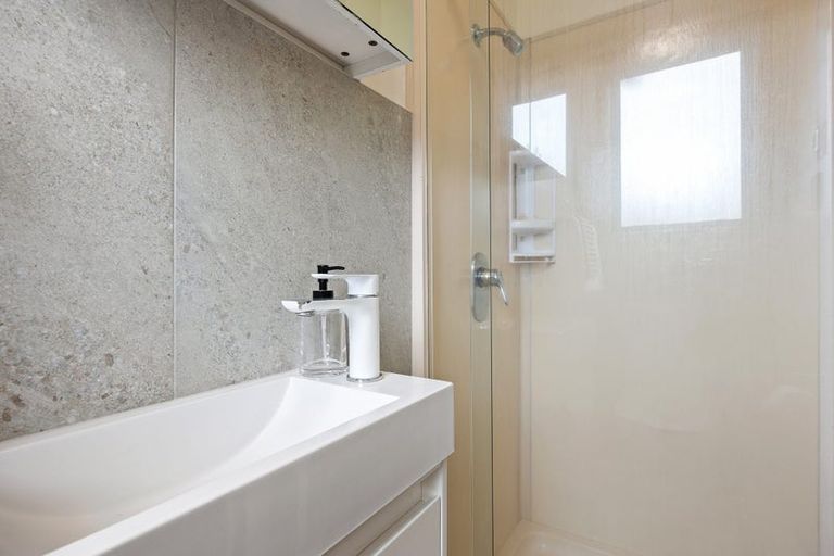 Photo of property in 11a Woodstock Place, Russley, Christchurch, 8042