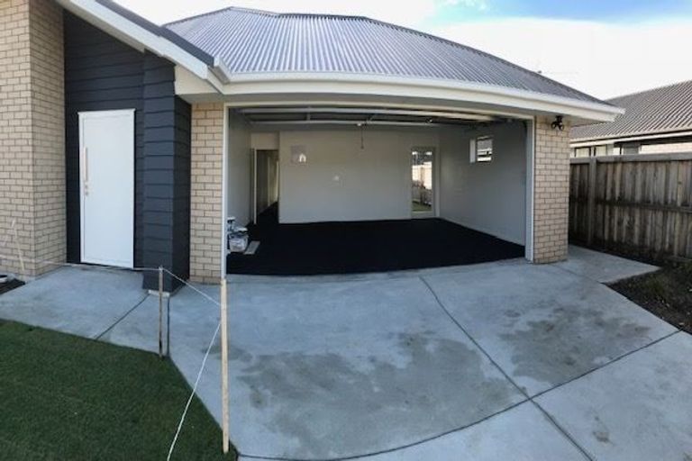 Photo of property in 10 Atap Place, Northwood, Christchurch, 8051