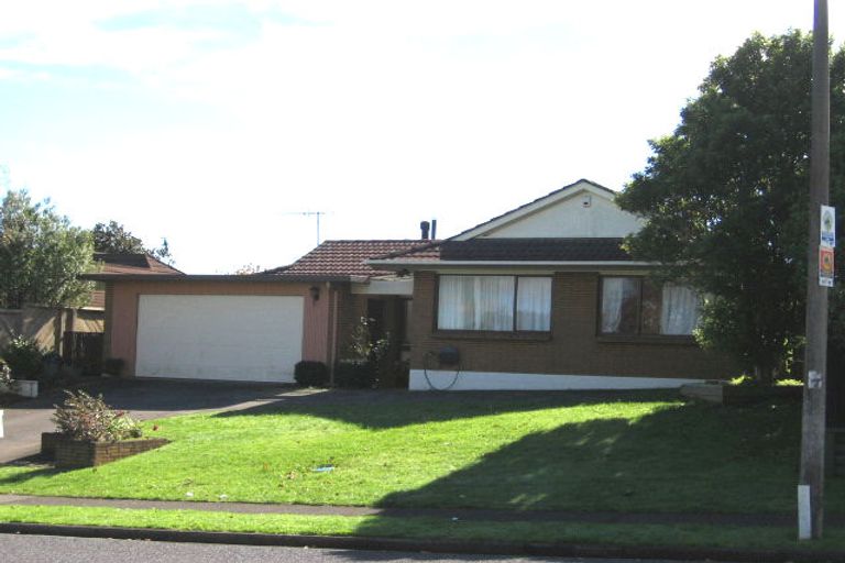 Photo of property in 5 Loloma Drive, Half Moon Bay, Auckland, 2012