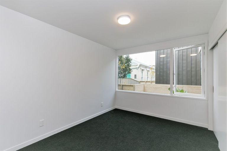 Photo of property in 7/74 Derwent Street, Island Bay, Wellington, 6023