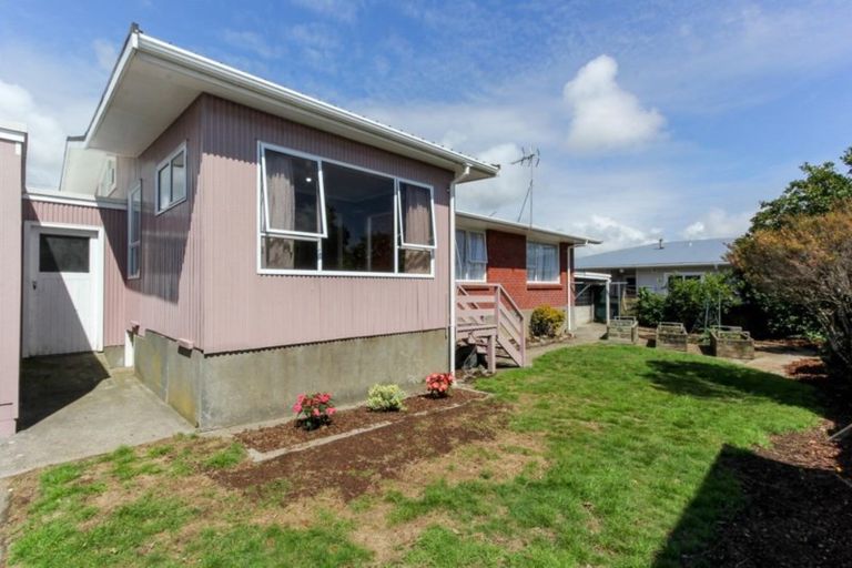 Photo of property in 4 Parsons Street, Vogeltown, New Plymouth, 4310