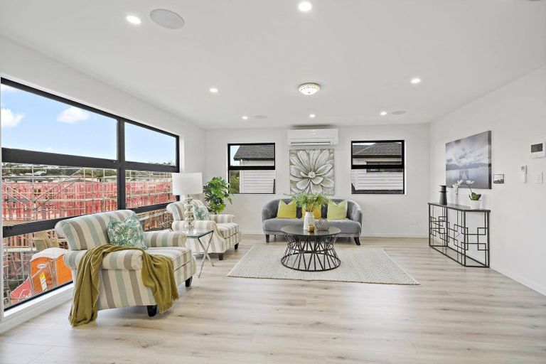 Photo of property in 11 Tawapou Close, Massey, Auckland, 0614