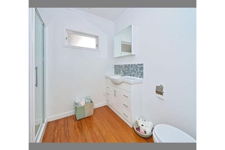 Photo of property in 6 Gills Avenue, Papakura, 2110