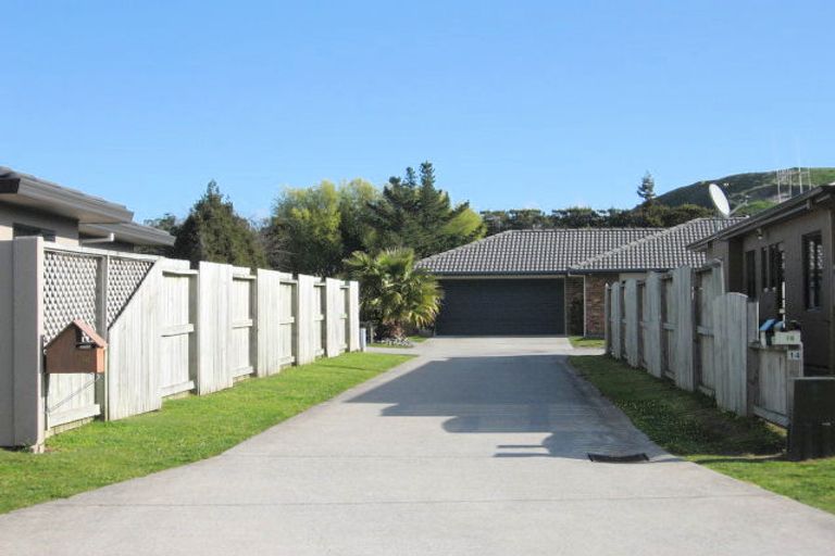 Photo of property in 14 Evansbel Place, Papamoa Beach, Papamoa, 3118