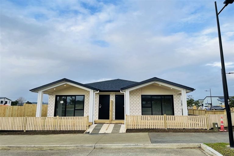 Photo of property in 10 Rorotu Avenue, Karaka, Papakura, 2113