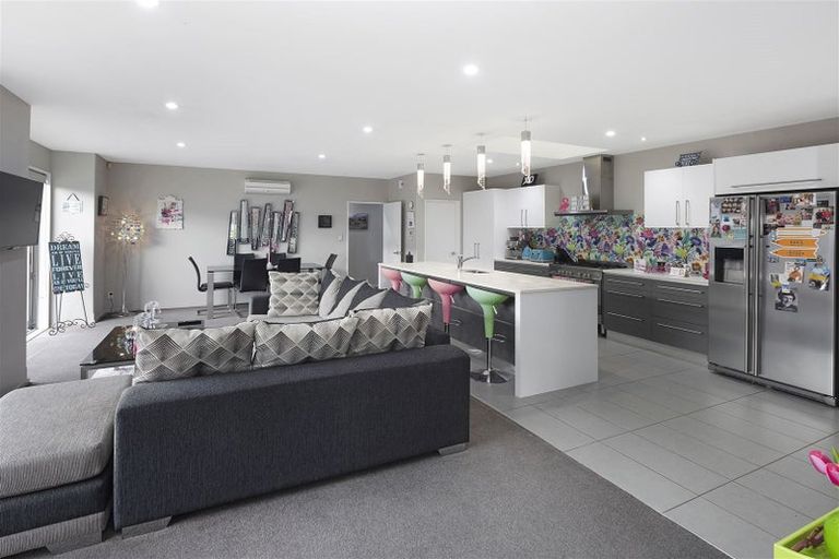 Photo of property in 5 Torrey Pines, Waimairi Beach, Christchurch, 8083