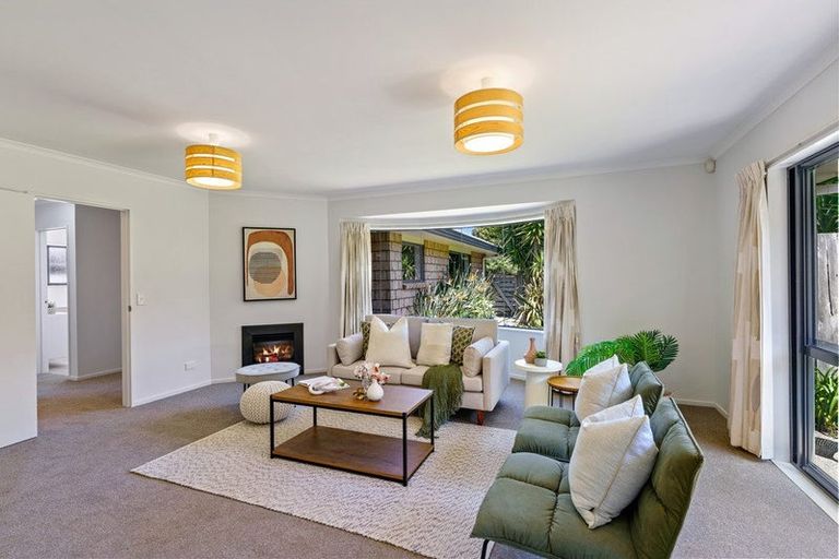 Photo of property in 22 Leanne Way, Waikanae Beach, Waikanae, 5036