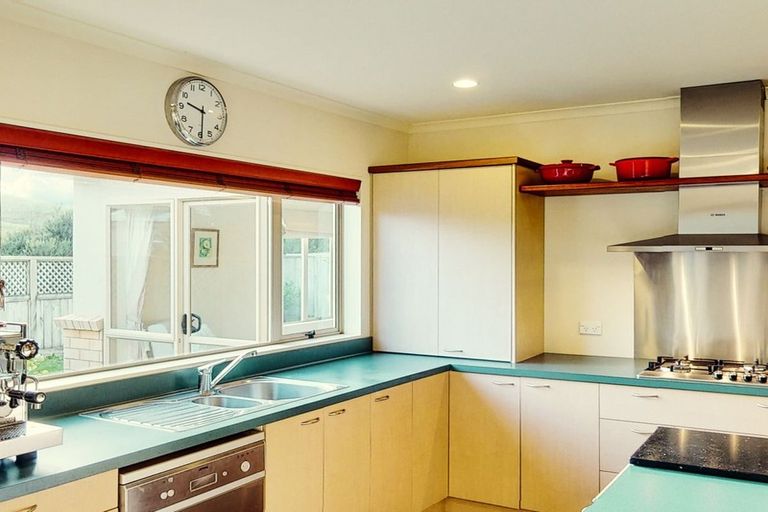 Photo of property in 17 Pendennis Point, Camborne, Porirua, 5026