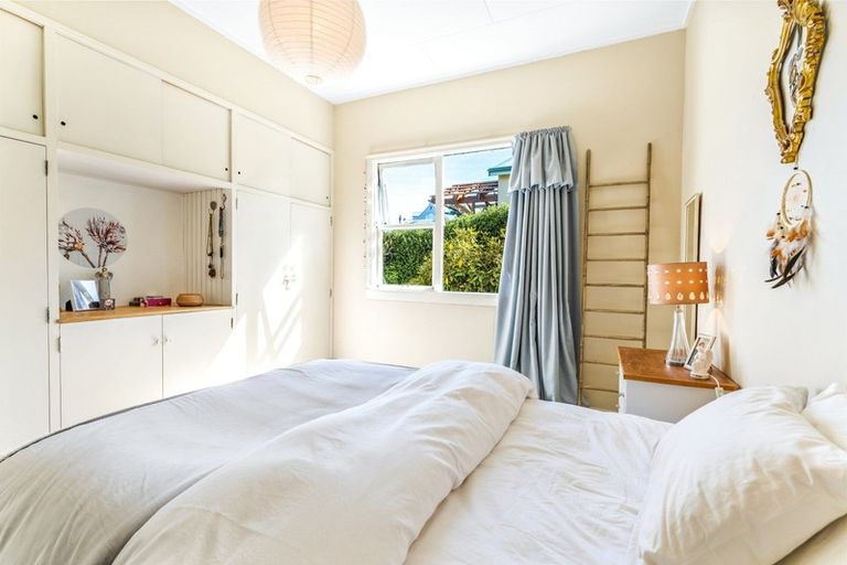 Photo of property in 14 Wharfdale Street, Macandrew Bay, Dunedin, 9014