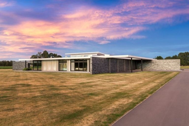 Photo of property in 400 Pound Road, Yaldhurst, Christchurch, 7676