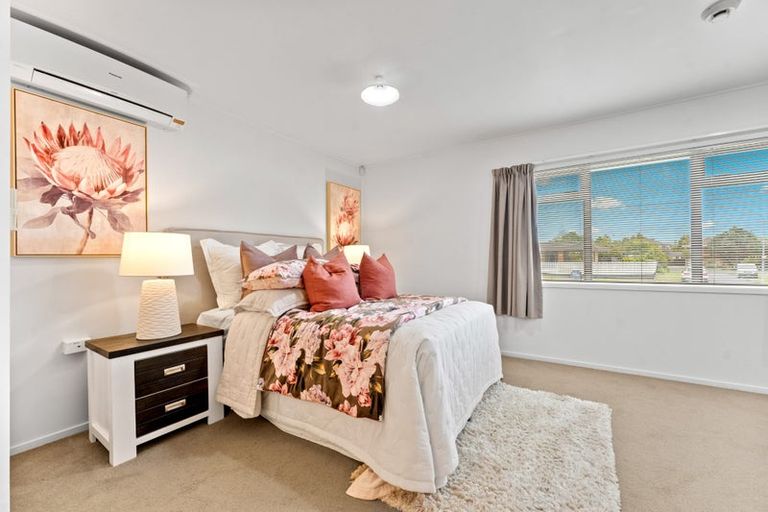 Photo of property in 15 Charles Prevost Drive, The Gardens, Auckland, 2105