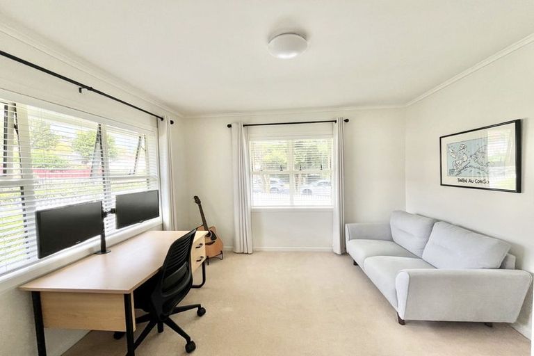 Photo of property in 10 Green Road, Panmure, Auckland, 1072