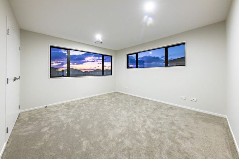 Photo of property in 4 Pahekeheke Road, Karaka, Papakura, 2113