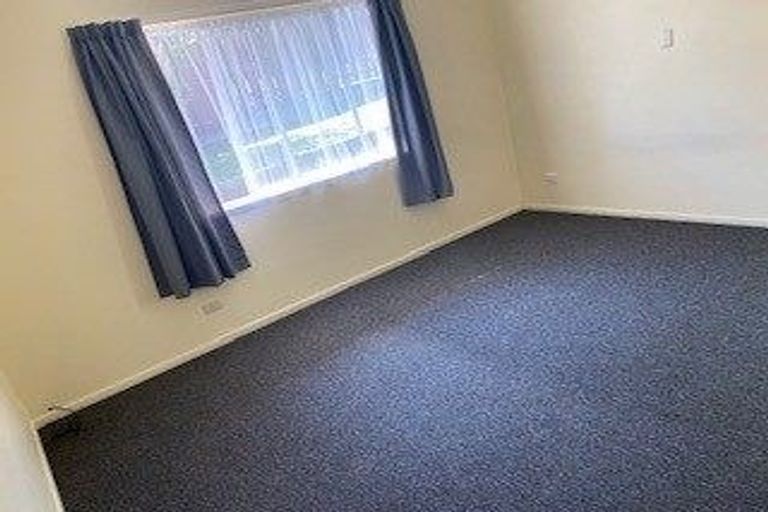 Photo of property in 15b Cypress Drive, Maungaraki, Lower Hutt, 5010