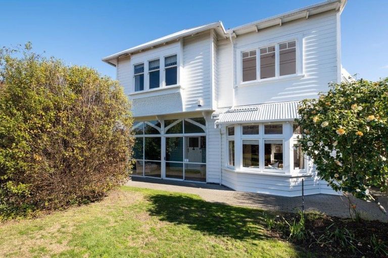 Photo of property in 5 Cobden Lane, Bluff Hill, Napier, 4110