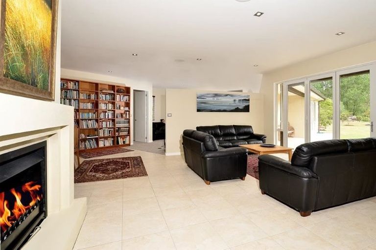 Photo of property in 820 Old North Road, Waimauku, 0882