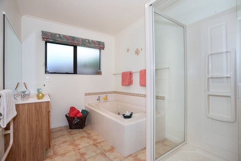 Photo of property in 149 Summerhill Drive, Fitzherbert, Palmerston North, 4410