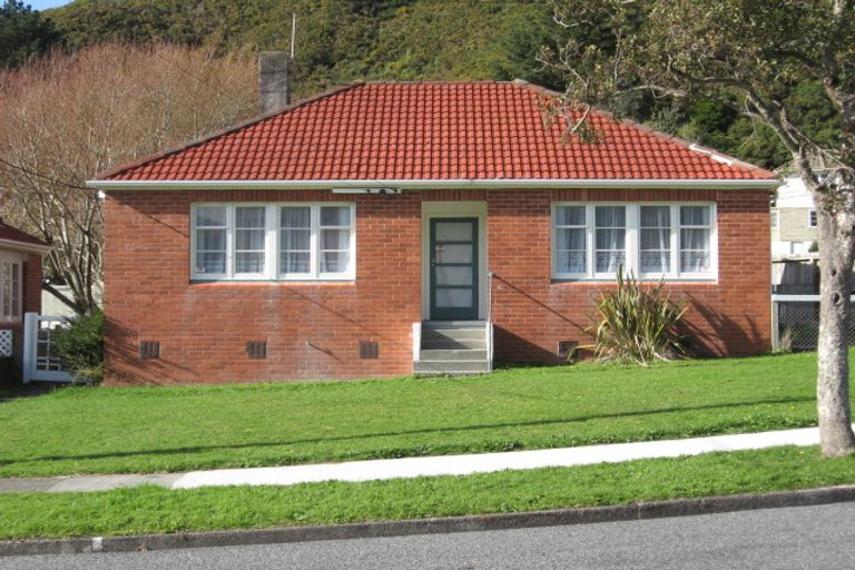 Photo of property in 37 Toomath Street, Naenae, Lower Hutt, 5011