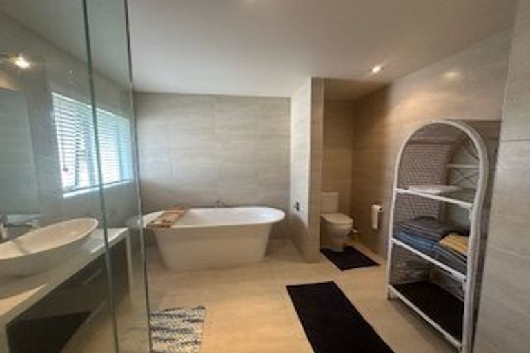 Photo of property in 46 Hattaway Avenue, Bucklands Beach, Auckland, 2012