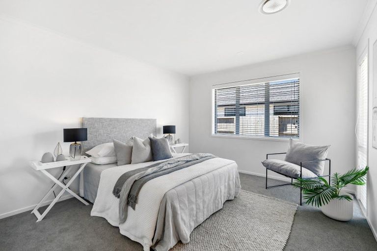 Photo of property in 77 Kaurinui Crescent, One Tree Point, 0118