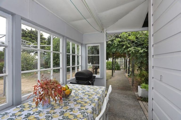 Photo of property in 16 Toia Street, Marton, 4710