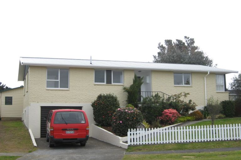 Photo of property in 4 Kelvin Place, Westown, New Plymouth, 4310
